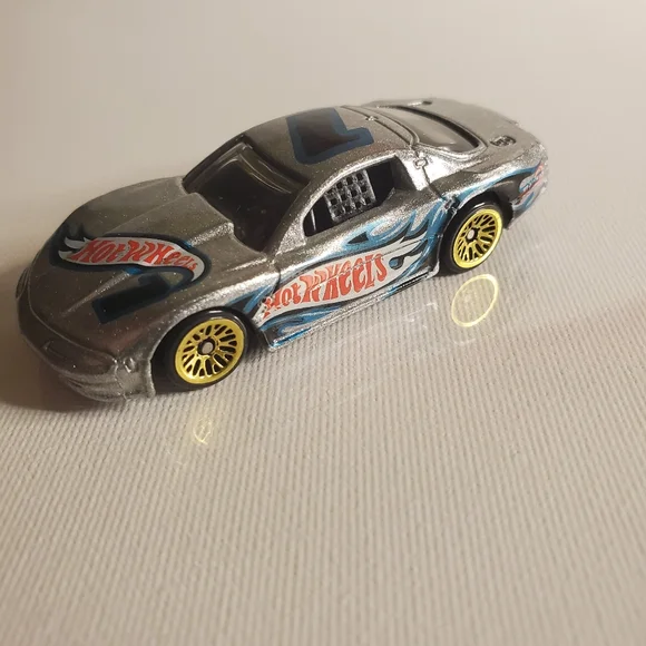 Vintage 1998- Olds Aurora  GTS-1 Hot Wheel - Picture 3 of 7
